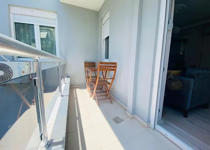 Aether Flats No7,old Town, Beach, Central, Netflix